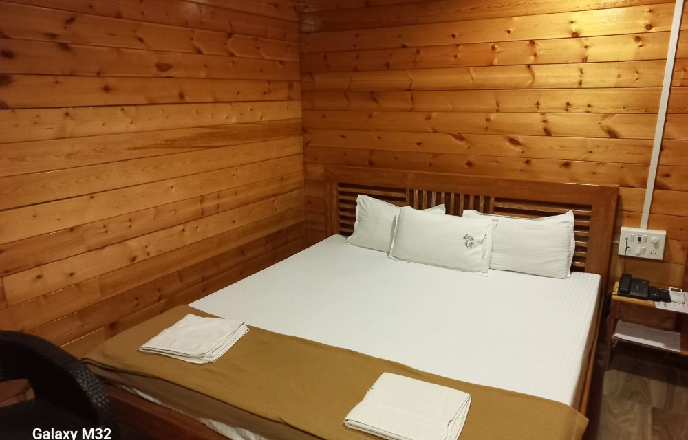 Transforming Hospitality Through Technology: How Smart Hotels Enhance Guest Experiences